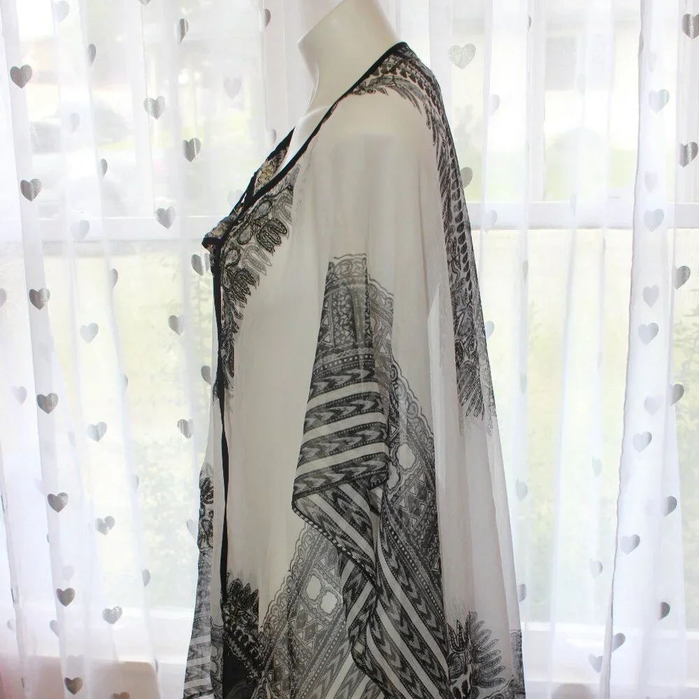 #514 Peter Nygard White & Black Embellished Shawl (Guestimated Size 16) - Picture 3 of 10